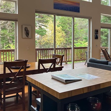 Hanging Glacier Chalet ガードウッド エクステリア 写真
