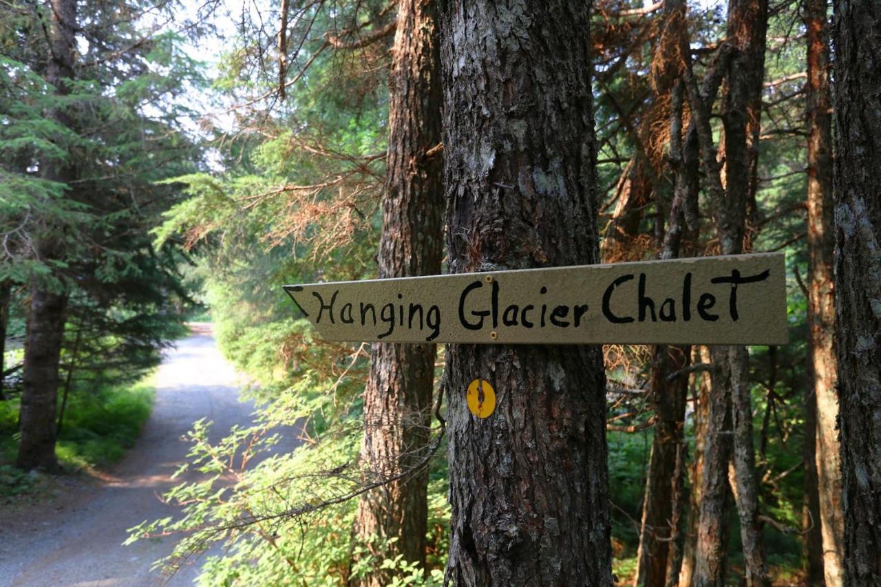 Hanging Glacier Chalet ガードウッド エクステリア 写真
